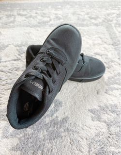 Boys shoes