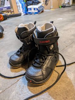 Burton freestyle Kids Snowboard Boots Size 5