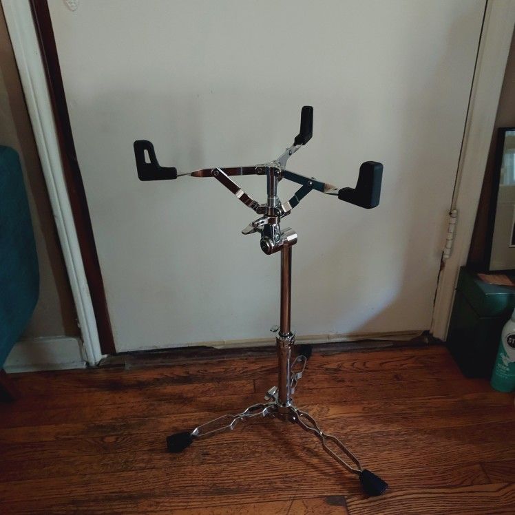 Brand New! Pearl Music Stand Solid Chrome Immaculate Condition Never Used