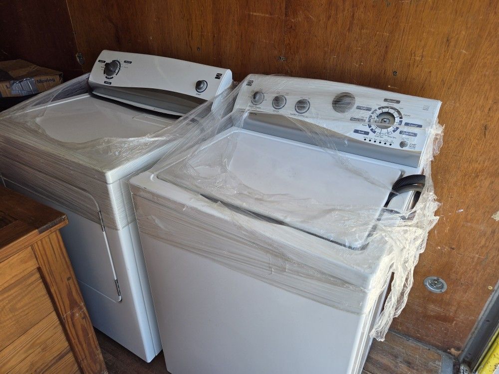 Kenmore Washer & Dryer Lightly Used.