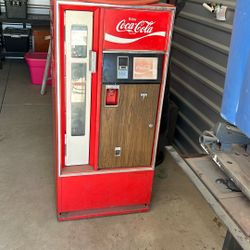 Old Coke Machine 