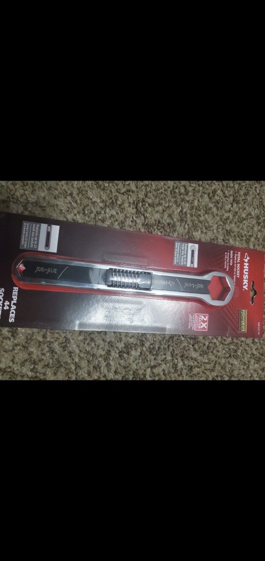 Husky Standard Total Socket 44 Socket Wrench 1000 016 176