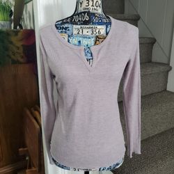 GRAY WAFFLE TEXTURE VNECK LONG SLEEVE TOP