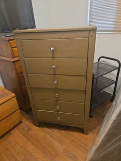 Dresser