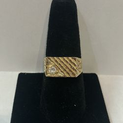 10k Gold Ring #108938-4 MJ