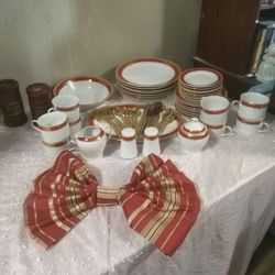 Beautiful Royal Scotland Dinnerware Set
