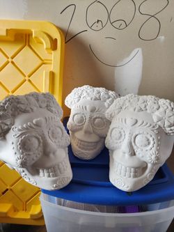 3 Paintable Skulls