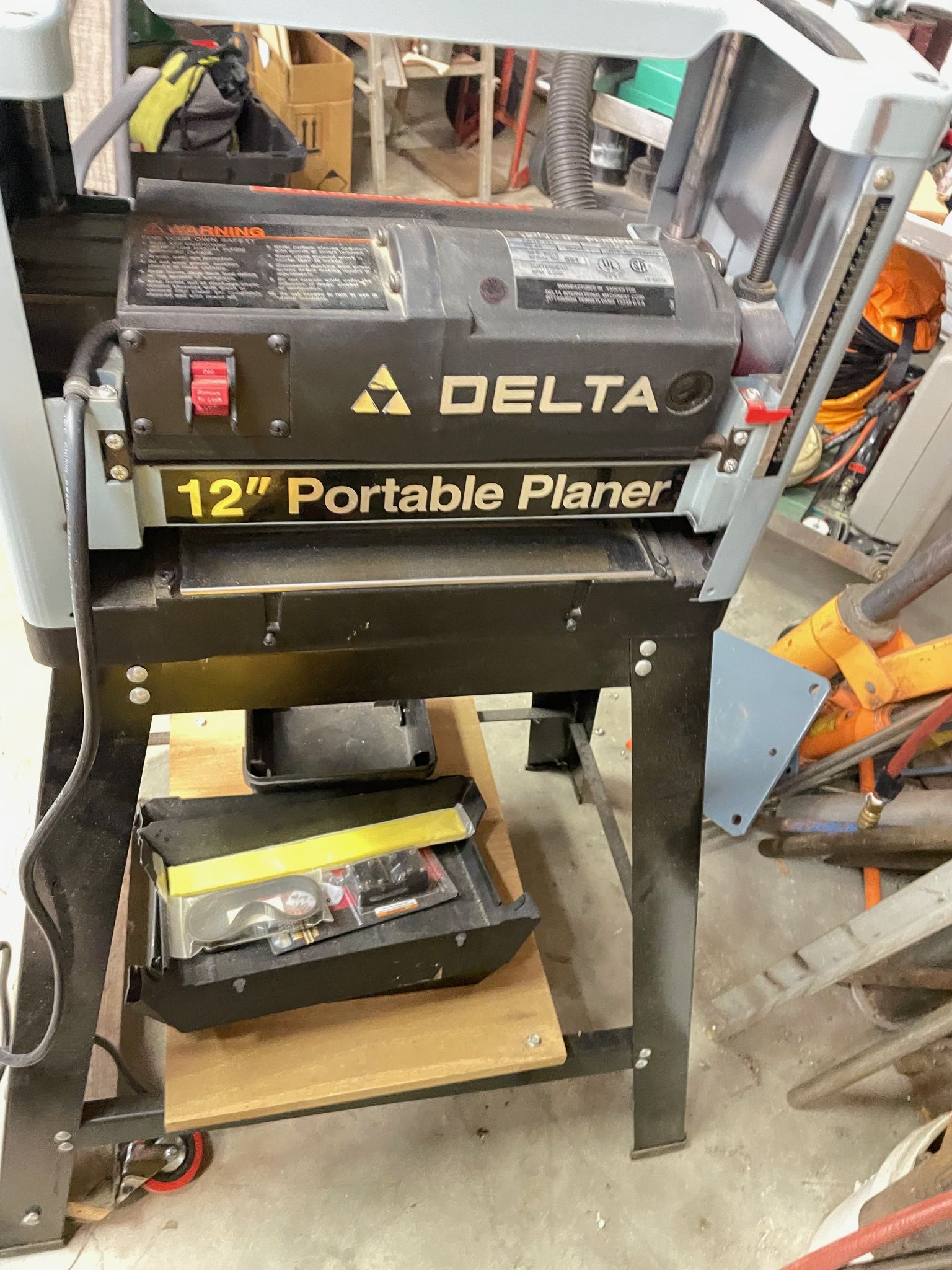 Delta 12” Power Planer With Rolling Stand
