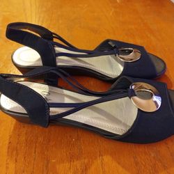 Size 5 And Half Shoes 10.00 They Are Not New 