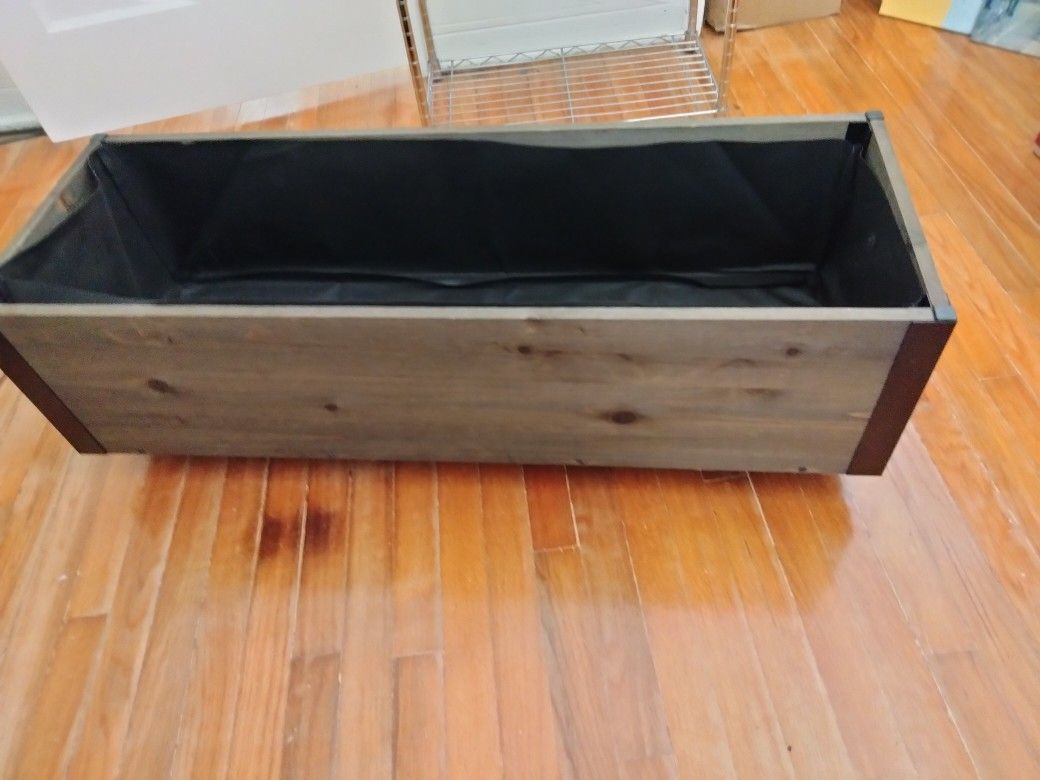 Planter With Wheels