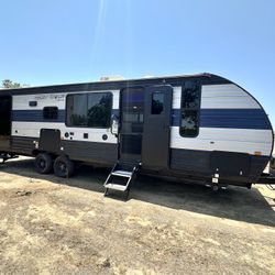 2022 FOREST RIVER 32FT