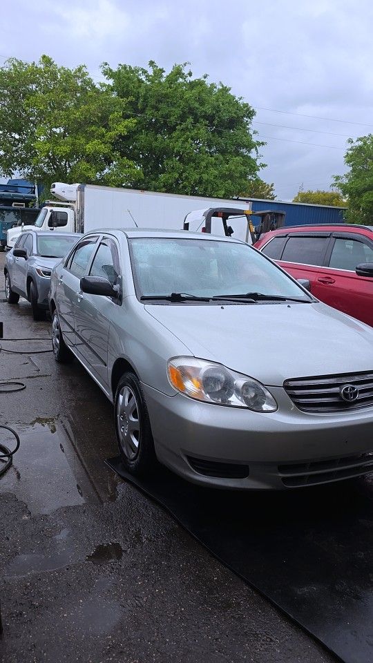 Toyota Corolla Exelente Condition 136k