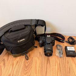 Canon Rebel T5i DSLR (like New) 