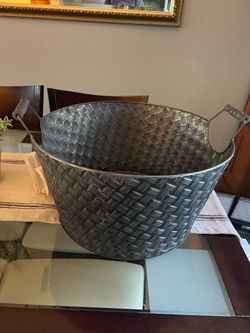 Metal basket new condition