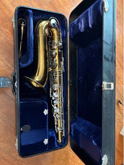 King Cleveland 615 tenor saxophone