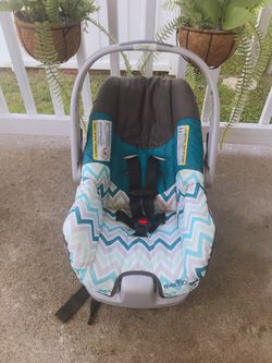 Evenflo Infant Car Seat and Base