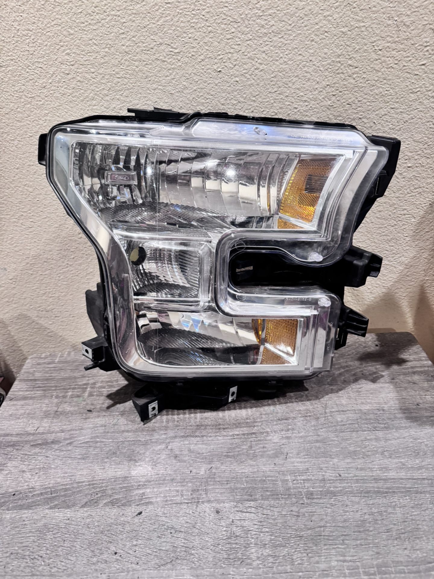2015 To 2017 FORD F150 RH HEADLIGHT