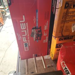 Milwaukee

M18 FUEL ONE-KEY 18- volt Lithium-Ion Brushless Cordless 8-1/4 in. Table Saw TOOL.ONLY 