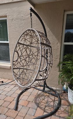 Egg chair
