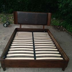 Queen Bed/Mattress 
