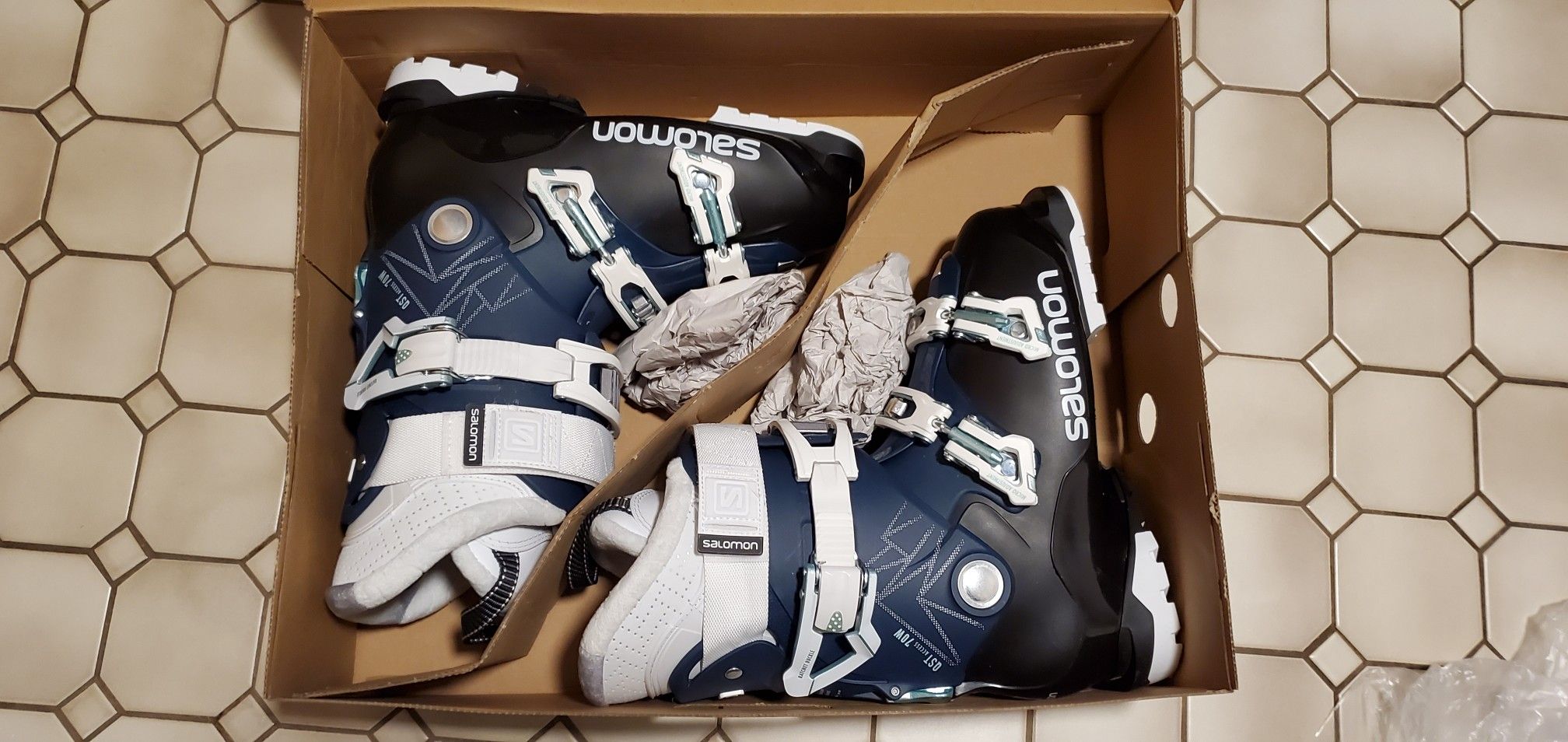 Salomon QST Access 70 women's ski boots