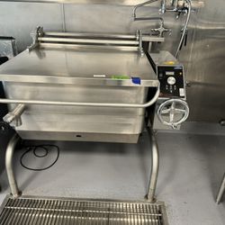 Groen BPM-40G - 40 Gallon Tilting Skillet, Gas, Natural.