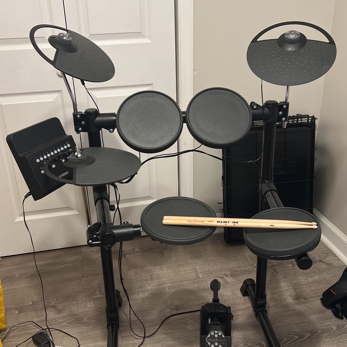 Yamaha DTX430K Electric Drum Set