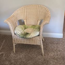 Set Of Wicker Chairs 