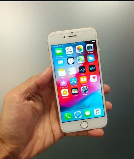 IPhone 6 Plus Unlocked with Warranty 😊