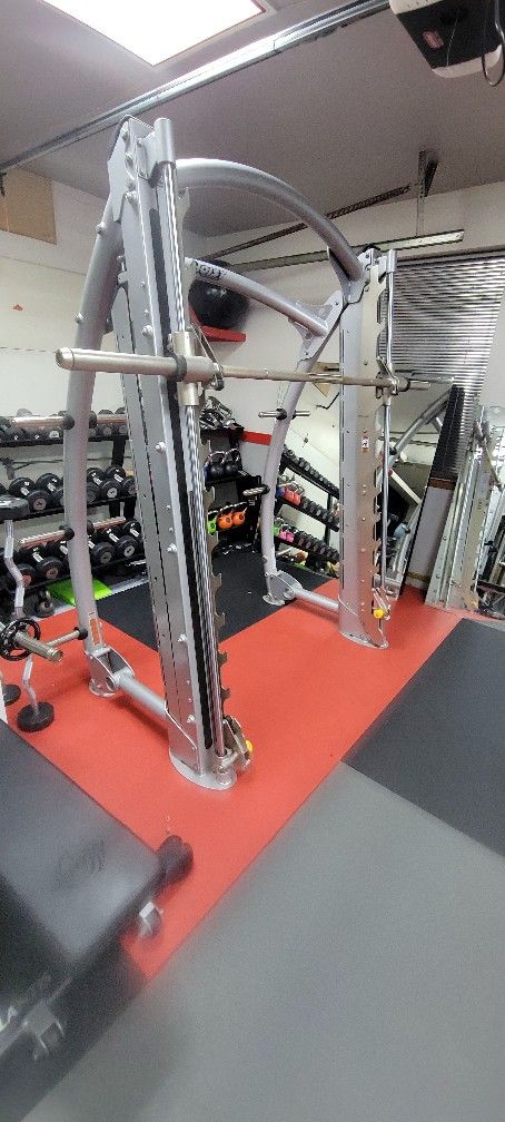 Like NEW.  Hoist Smith Machine. Free Curbside Delivery. 