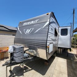 2015 Keystone Hideout 28ft