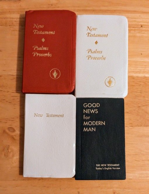 Books New Testament Pocket Size 3" X 4.5" Or 4.75"  Red Black White $6 Each