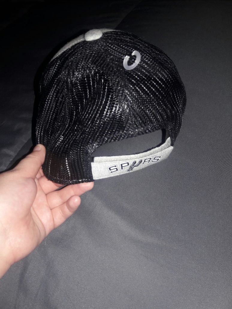 Youth spurs hat