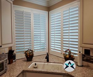 Custom Wood Plantation Shutters-  Installers near you, Free Estimates & Quick Quotes! Verified & Licensed Company. Persianas de Madera