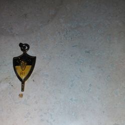 1981 senior pendant jostens jewelry gold tone