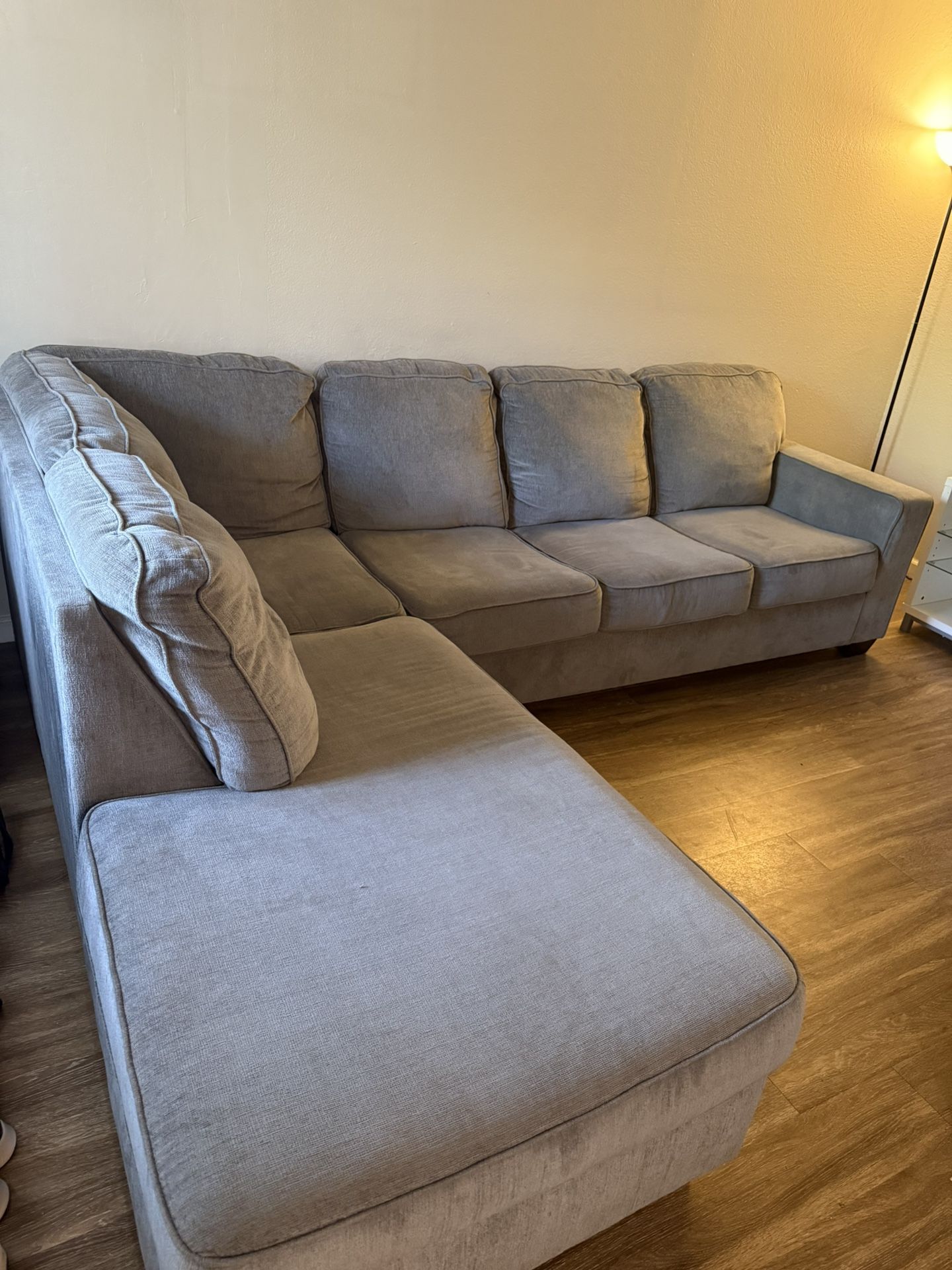 Sectional Couches 