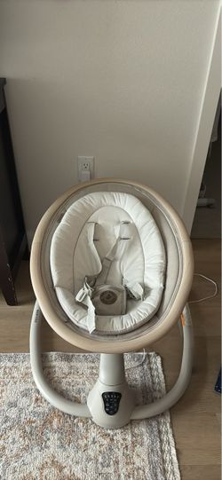 Baby swing 4moms MamaRoo 5.0 — Model 1046