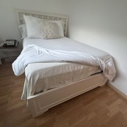 🔥 Queen Bed Set + Dining Table w/ Bench – ALL for $500! 🔥