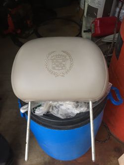 Head rest Cadillac Escalade 2000