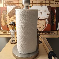 Paper towel holder