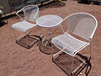 Vintage Russel Woodard Patio Chairs w/table