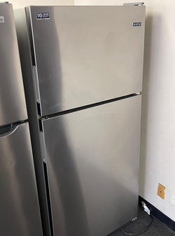 Deal: Maytag Stainless Top-Freezer Fridge – Ice maker ready