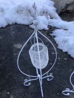 Outdoor standing lanterns