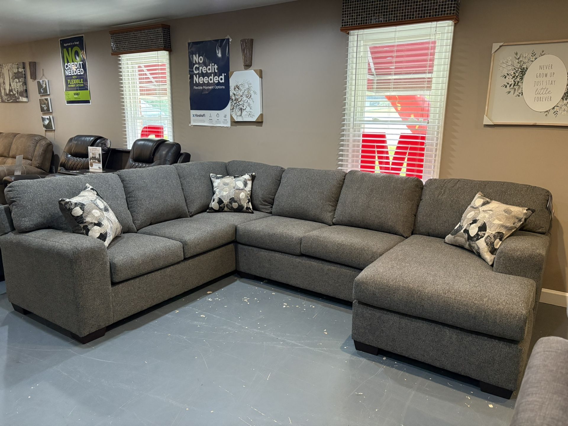 New 3pc Sectional