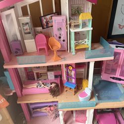 Barbie Dream House 