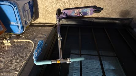 Kids Elsa scooter