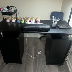 Nail Table 