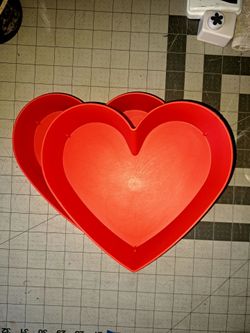 Heart shaped plastic dining wear bowls