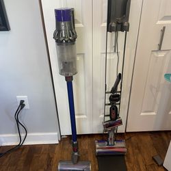 Dyson Cyclone V10 Animal and Stand 