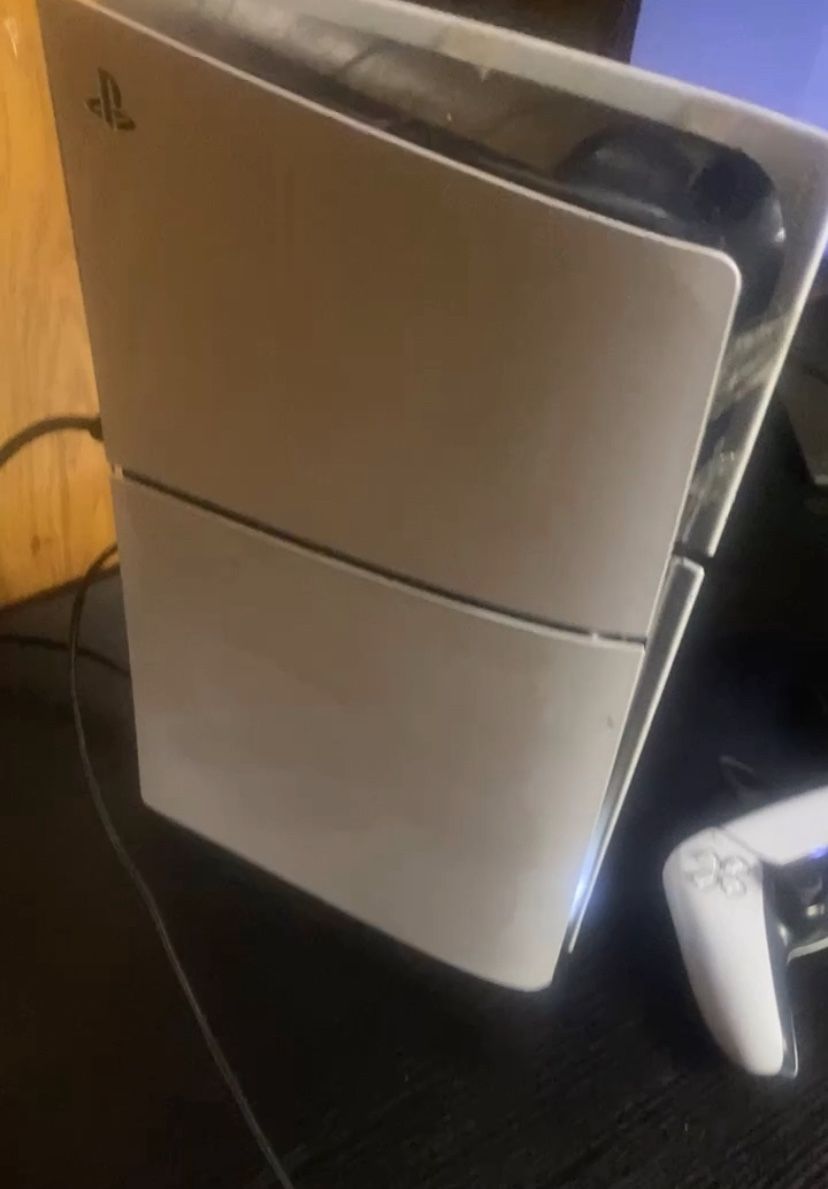 PS5 With Disc Port And Controller 